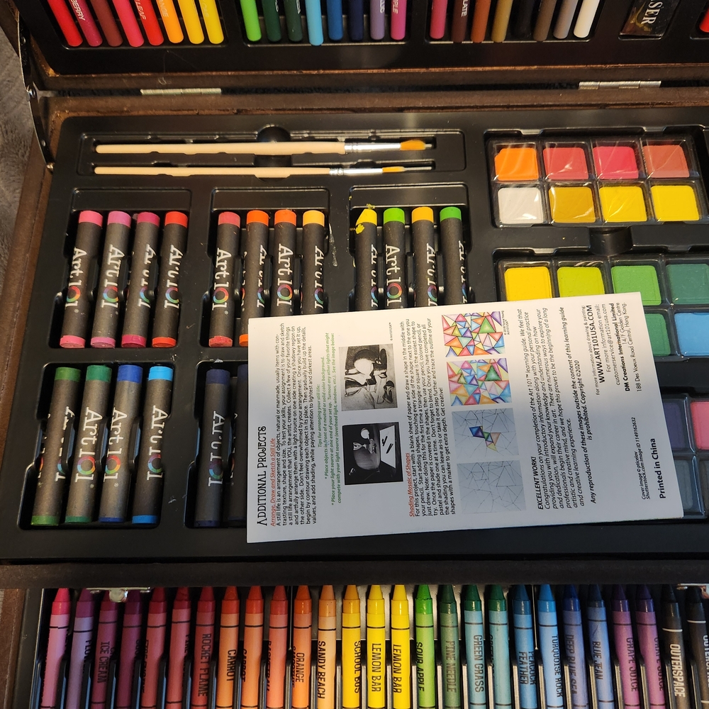 Art 101 Deluxe Art Set with Pastels and Paints